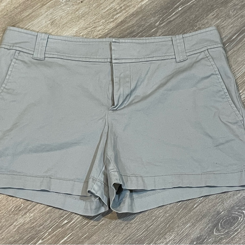 New York & Company Light Gray Women's Shorts